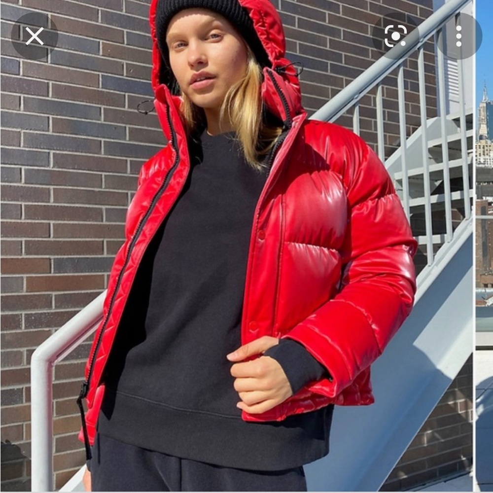 SOLD- NWT Aritzia The Super Puff Shorty in Liquid Shine Catalina Size 2XS